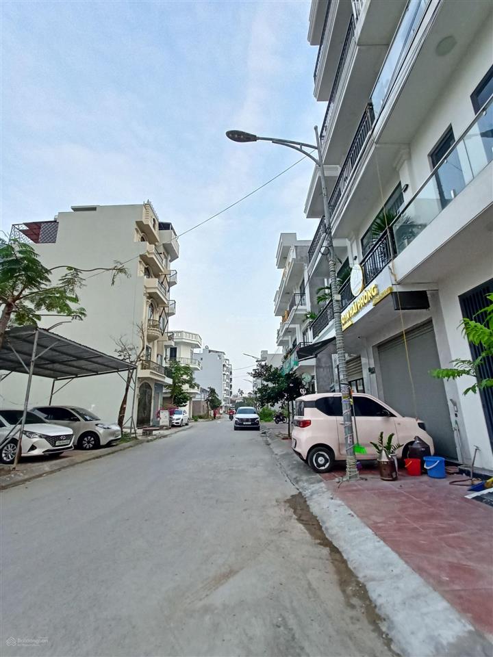 Bán đất chính chủ 40m2 khu tái định cư a51 hồ sen tuyến 2 đường 24m