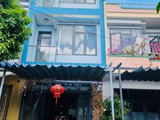 Bán căn nhà 3 tầng còn mới đường dương đức hiền