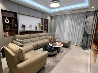 Bán nhà cầu giấy 5 tầng, phân lô quân đội, gần chung cư nội thất full giá 7.8 tỷ