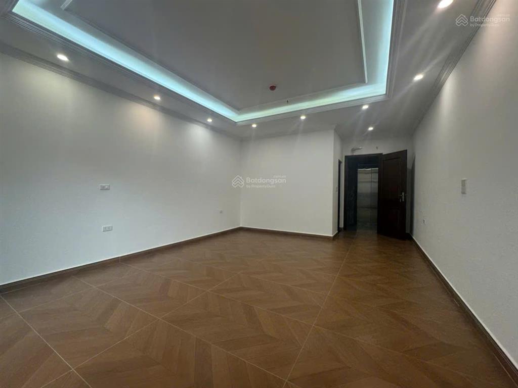 Giảm sốc 2 tỷ, bán gấp nhà hồ tùng mậu 50m 7t thang máy, mặt ngõ ô tô,cách phố đúng 10m.chỉ 17 tỷ