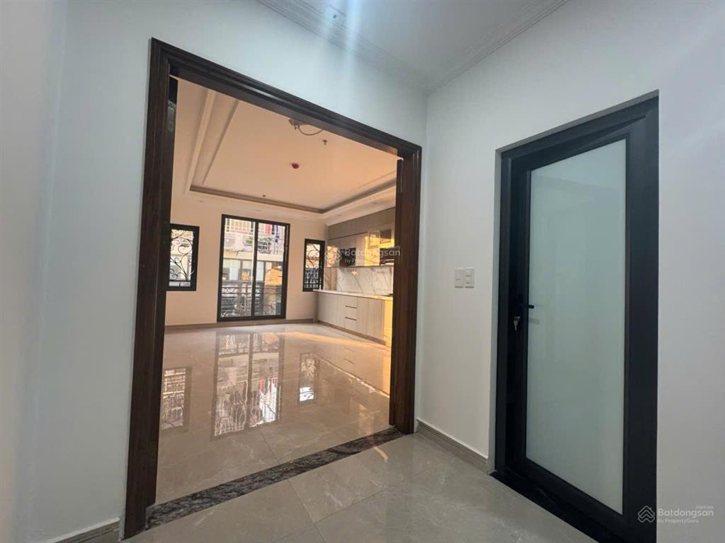 Giảm sốc 2 tỷ, bán gấp nhà hồ tùng mậu 50m 7t thang máy, mặt ngõ ô tô,cách phố đúng 10m.chỉ 17 tỷ