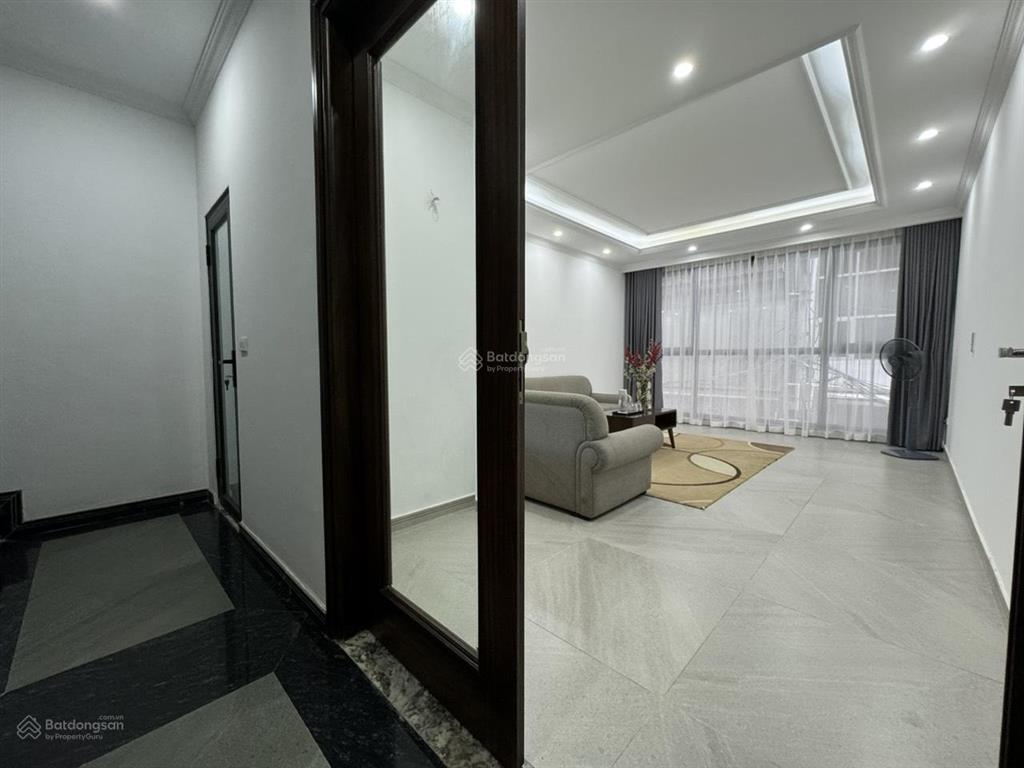 Giảm sốc 2 tỷ, bán gấp nhà hồ tùng mậu 50m 7t thang máy, mặt ngõ ô tô,cách phố đúng 10m.chỉ 17 tỷ