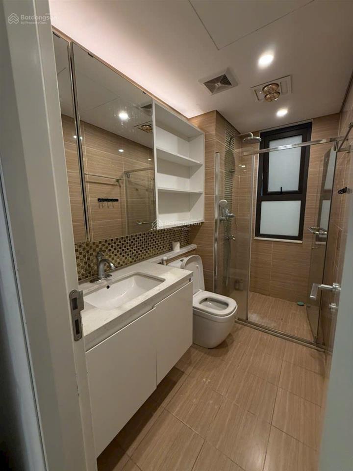 Hàng hiếm! bán căn hộ chung cư căn góc 3 phòng ngủ 101m2 3 phòng ngủ đầy đủ nội thất em để giá tốt