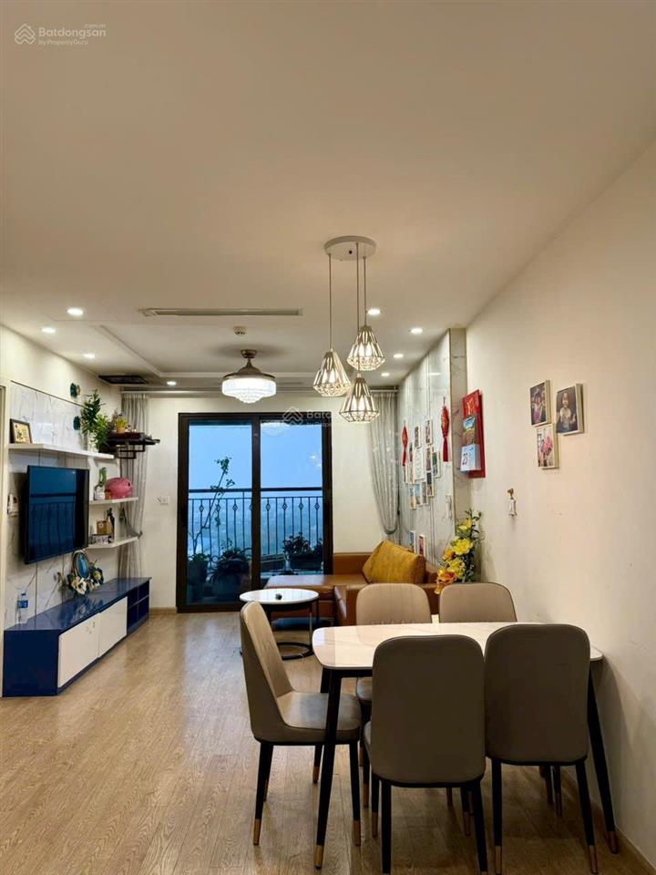 Hàng hiếm! bán căn hộ chung cư căn góc 3 phòng ngủ 101m2 3 phòng ngủ đầy đủ nội thất em để giá tốt