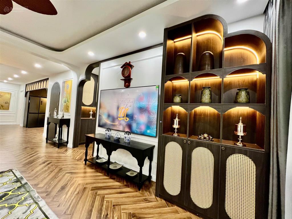 Chính chủ bán căn hộ chung cư 103m2 căn góc thoáng 3 phòng ngủ  0911 120 ***