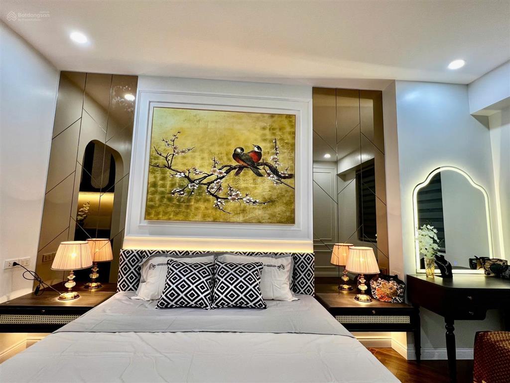 Chính chủ bán căn hộ chung cư 103m2 căn góc thoáng 3 phòng ngủ  0911 120 ***