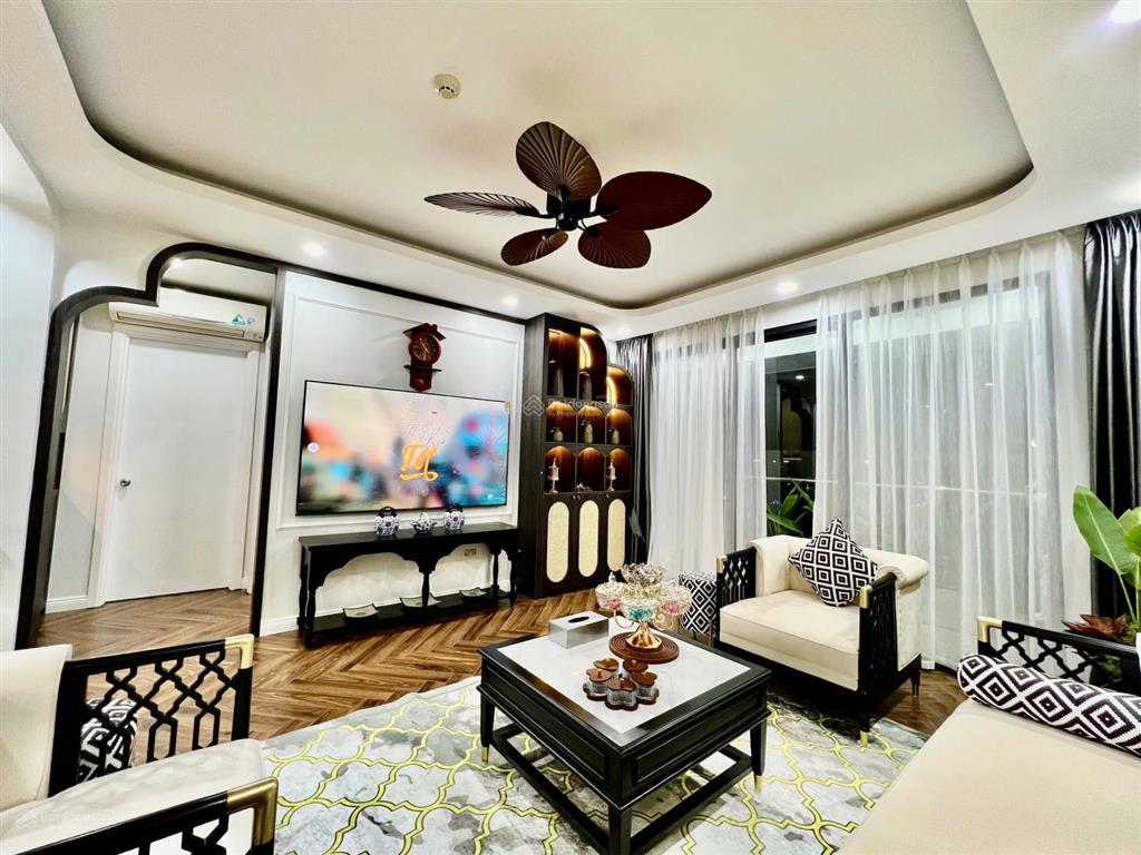 Chính chủ bán căn hộ chung cư 103m2 căn góc thoáng 3 phòng ngủ  0911 120 ***