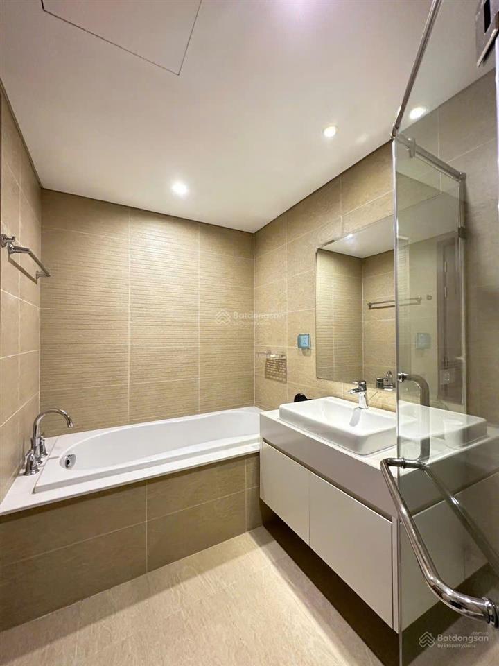 Gia đình có nhu cầu bán căn hộ chung cư 173 xuân thuỷ vị trí đắc địa gần metro và các trường đh