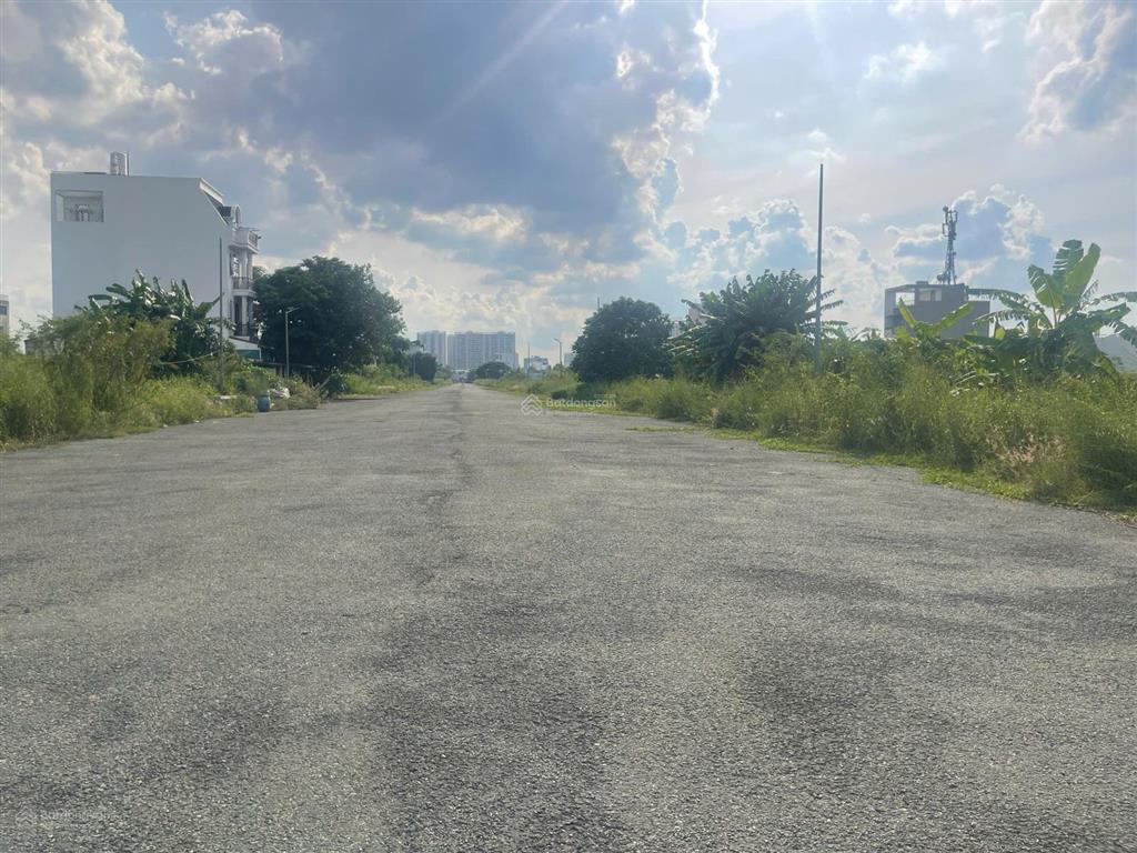 Sổ đỏ kdc sở văn hóa thông tin, long trường, dt 5x17 giá chỉ 52 tr/m2 bán nhanh