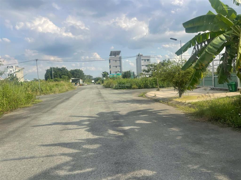 Sổ đỏ kdc sở văn hóa thông tin, long trường, dt 5x17 giá chỉ 52 tr/m2 bán nhanh