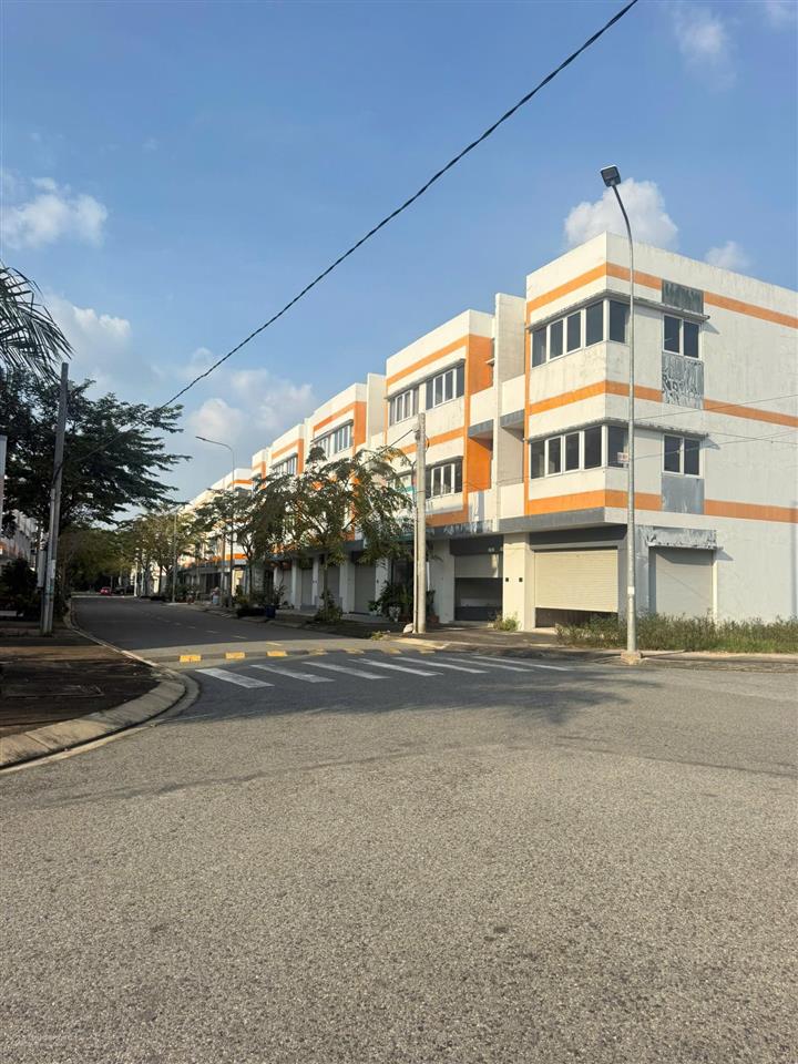 Bán 45 căn nhà tại khu đô thị oasis city dt 80m2 giá chỉ 1,55 tỷ có hỗ trợ vay ngân hàng