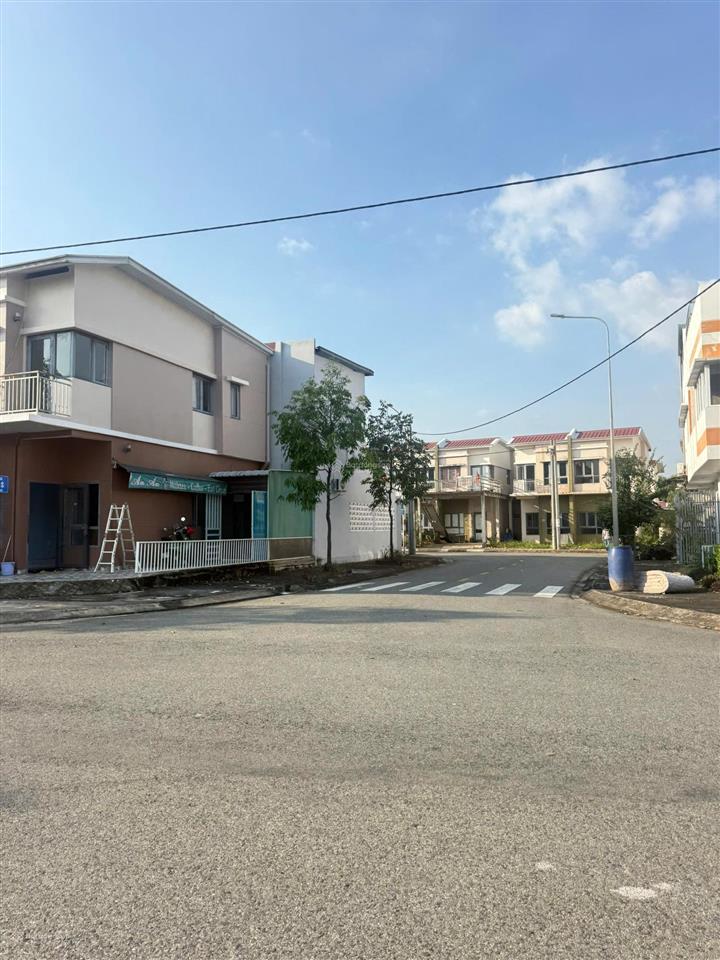 Bán 45 căn nhà tại khu đô thị oasis city dt 80m2 giá chỉ 1,55 tỷ có hỗ trợ vay ngân hàng