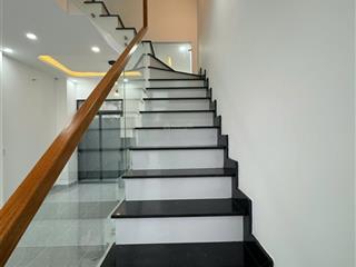 Nhà đẹp giá hời cho khách, trần lựu q2, đường rộng rãi, có shr.  0902 958 ***