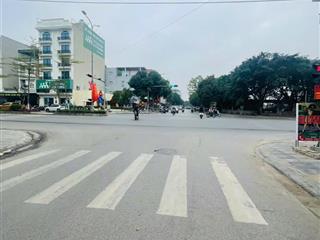 Bán nhà xây thô 100m2, 3 tầng, giá 9,350 tỷ