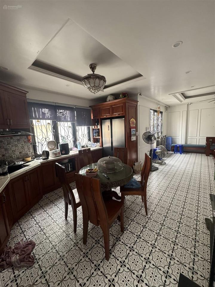 Lô góc mặt tiền 7m  nhà thụy khuê  45m2 7 tầng  thang máy  ngõ oto  vị trí tốt