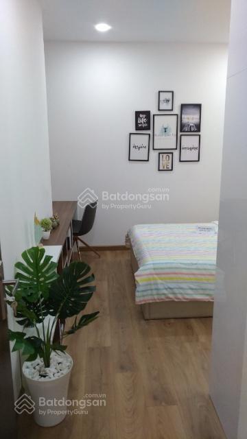 Bán căn resgreen có sổ hồng+2% phí bảo trì (2pn2wc75m2) nhà ntcb hoặc full nội thất.  0932 140 ***