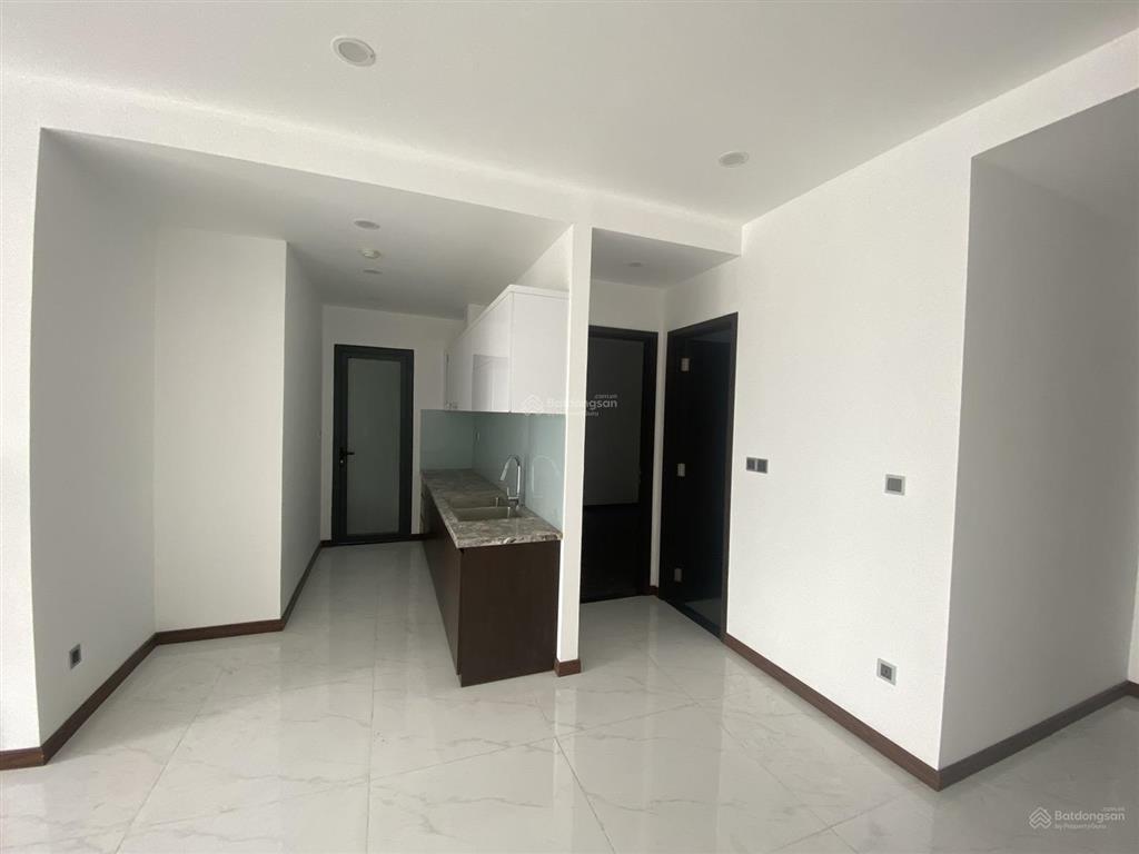 Bán căn resgreen(3pn  2wc) nhà trống hoặc có nội thất, có sổ hồng + 2% phí bảo trì.  0932 140 ***