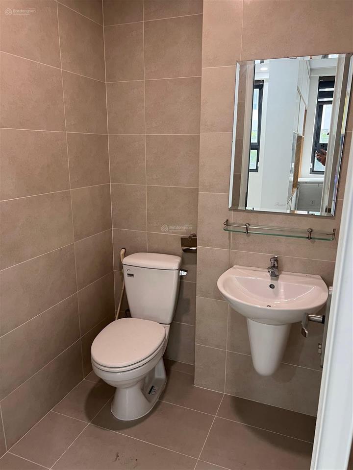 Chính chủ gửi bán căn hộ 54,64m2, giá 2,250 tỷ tầng trung, view đẹp chung cư sài gòn intela