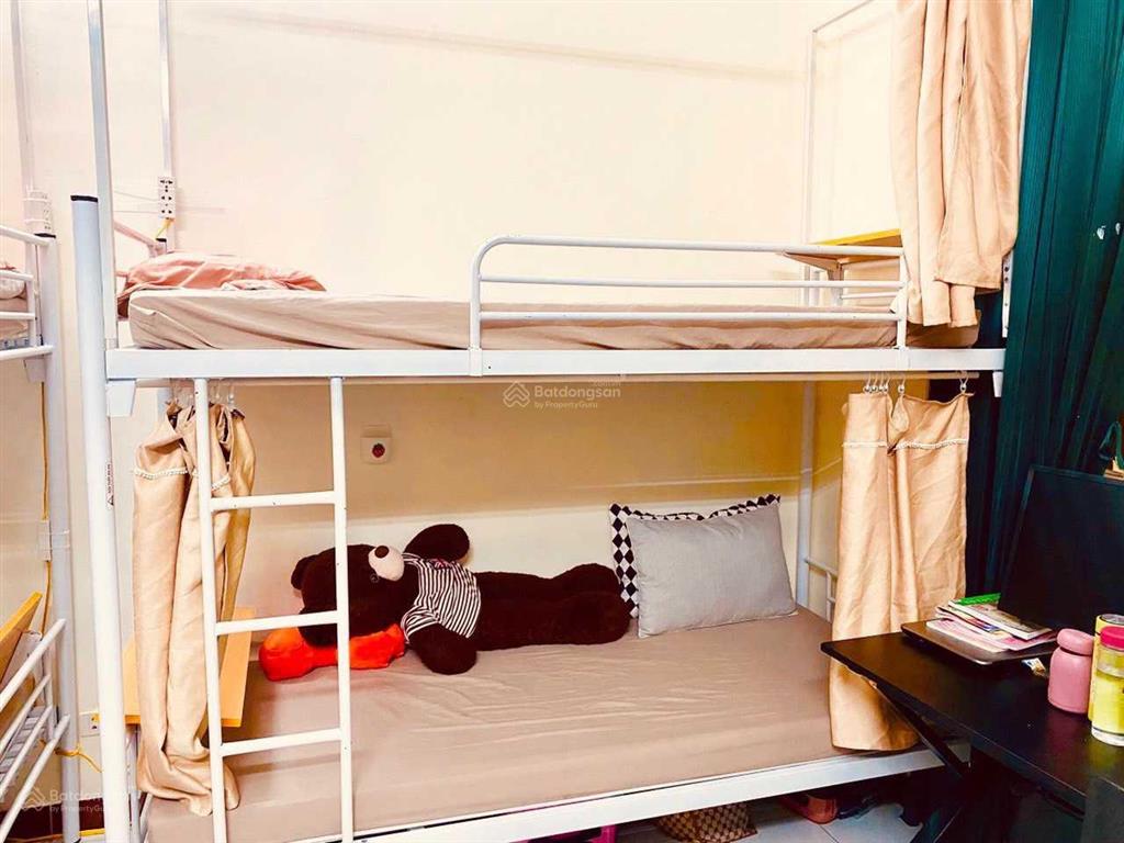 Bên mình có hệ thống homestay  phòng ghép full đồ chỉ cần mang vali đến ở, giá rẻ chỉ 1tr75/1ng/th