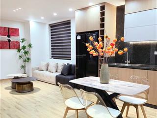 Tôi cần bán gấp chung cư a2 nguyễn cơ thạch, 85m2, 2 ngủ, 2vs, sửa đẹp, giá rẻ, sẵn sổ đỏ gd