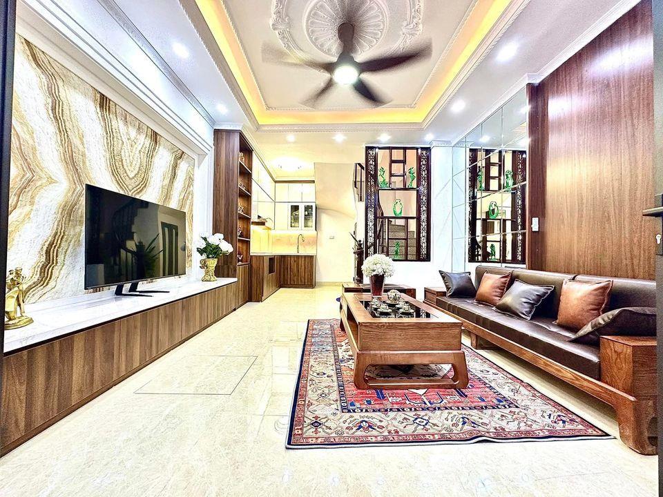 Bán nhà thị trấn Phùng, Đan Phượng 5 Tầng, 4 phòng, 10m ô tô đỗ, kinh doanh giá 4.3 tỷ