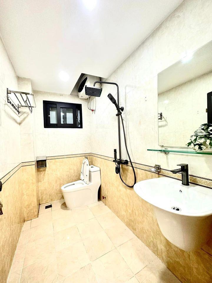 Bán nhà thị trấn Phùng, Đan Phượng 5 Tầng, 4 phòng, 10m ô tô đỗ, kinh doanh giá 4.3 tỷ