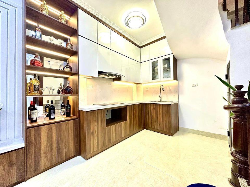 Bán nhà thị trấn Phùng, Đan Phượng 5 Tầng, 4 phòng, 10m ô tô đỗ, kinh doanh giá 4.3 tỷ