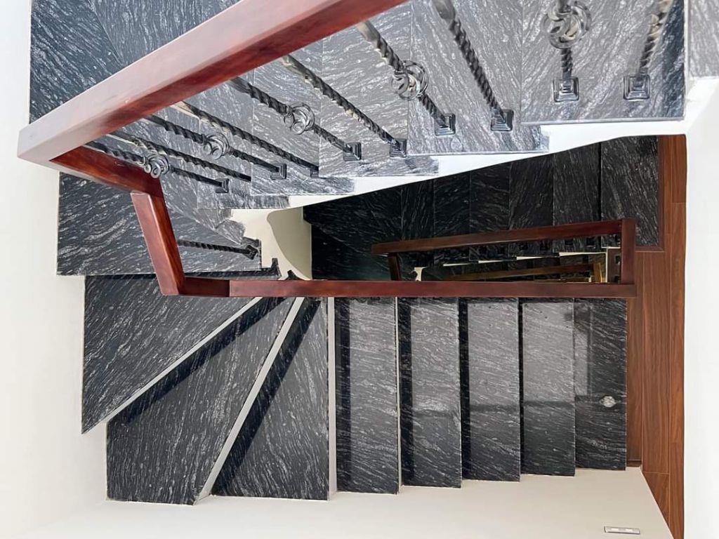 Bán nhà mặt ngõ Kim Chung, khu đô thị Hinode Royal Park 33M 5 Tầng, ô tô đỗ cửa giá 6.5 tỷ