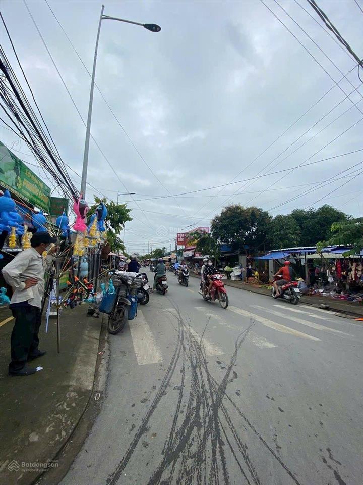 Bán nhà gần chợ nhị xuân 399tr 1 trệt 1 lầu thổ hết