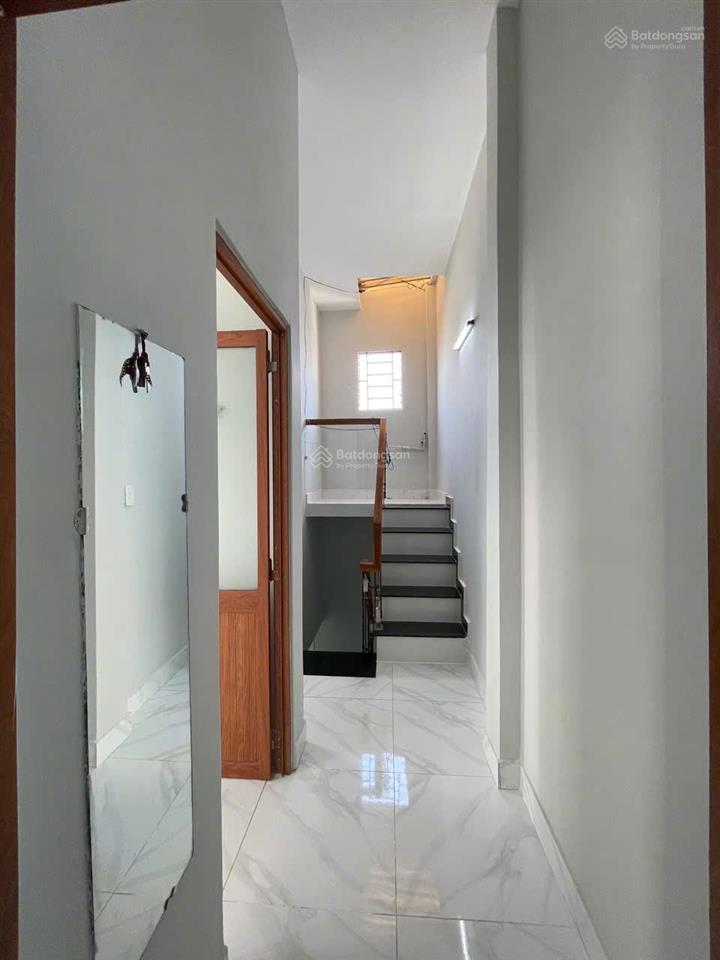 Mình về quê cần bán gấp nhà sát chợ giá 695 triệu cách kcn nhị xuân 2km