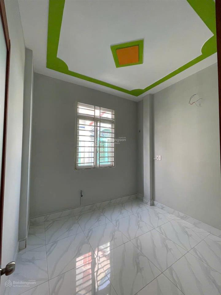 Mình về quê cần bán gấp nhà sát chợ giá 695 triệu cách kcn nhị xuân 2km