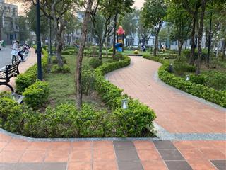 Chính chủ cần bán căn biệt thự 132m2 với giá 16,5 tỷ.  0943 791 ***