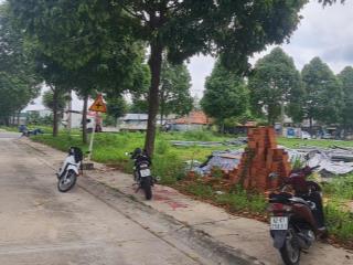 Sau lưng trung tâm hành chính, tiện ích đầy đủ, sổ sẵn, bank hỗ trợ 70%
