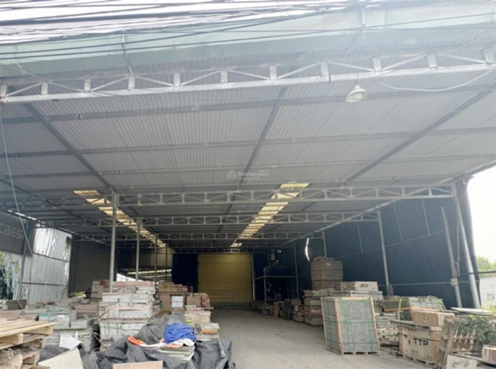Bán gấp mặt tiền hùng vương ngộp ngân hàng 900m2 có 300m thổ giá 12tỷ có nhà xưởng