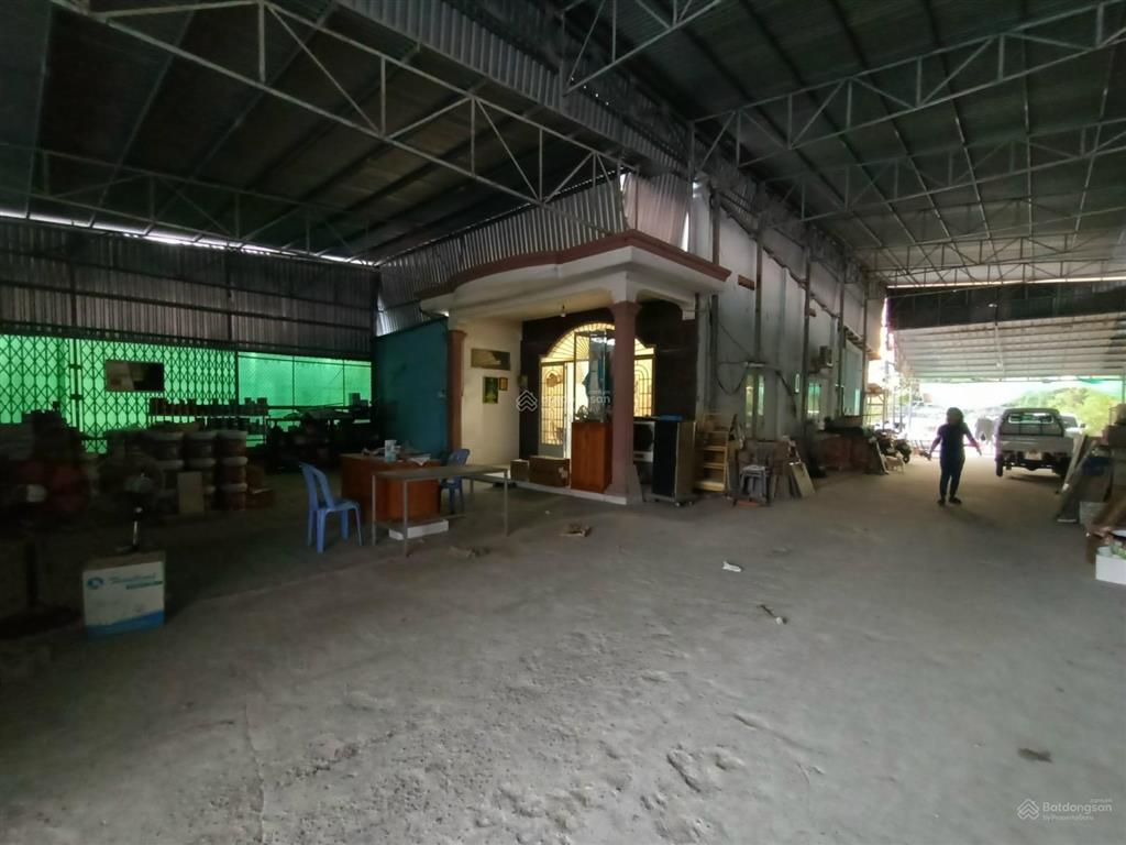 Nhà xưởng mặt tiền hùng vương xã phú đông (27x50m) giảm giá sâu còn 14tr/m2 dt 1338m2 có 300m2 thổ