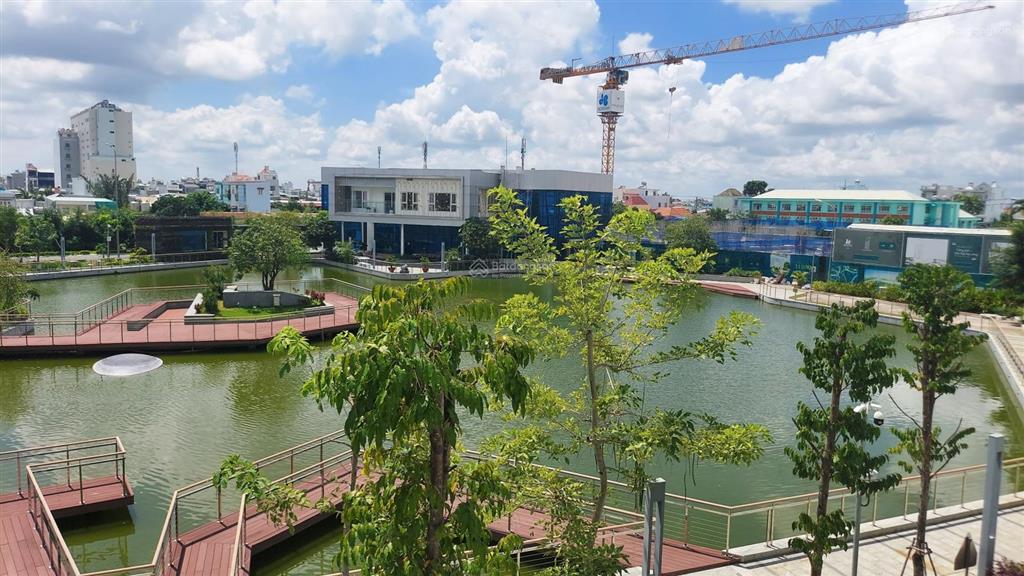 Bán biệt thự the peak garden, 7x20m có hầm, thang máy, 2 mặt thoáng view hồ cực đẹp. giá 20 tỷ