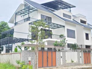 Bán căn bt góc view hồ, view vườn hoa tại ngôi nhà mới, tt quốc oai. dt 320m2, giá chỉ 82tr/m2