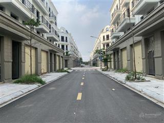 Bán 2 lô 30m2 tdc trâu quỳ 2 mặt thoáng, sát nhau, mt = hậu 3,36m, vuông vắn, đường 8m, vỉa hè 2m