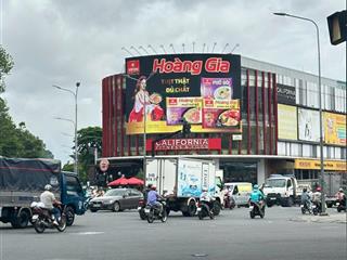 Mt phan văn trị ngay sát ngã 4 dt 4.2 x 18m kết cấu 4 tầng giá chỉ có 15.5 tỷ