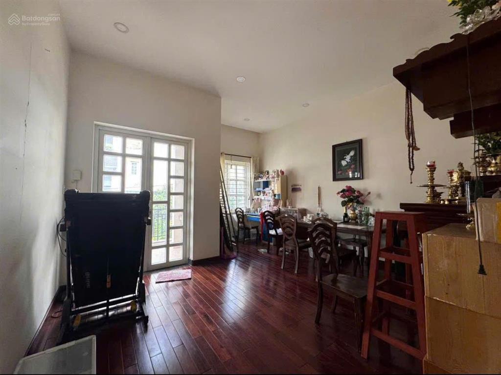 Bán biệt thựu siêu vip 10 x 21 giá chỉ có 18.8 tỷ. nhà vào xử dụng liền đường 10m thông thoáng