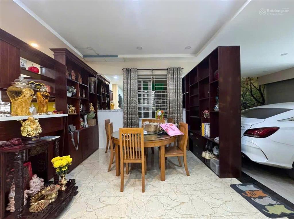 Bán biệt thựu siêu vip 10 x 21 giá chỉ có 18.8 tỷ. nhà vào xử dụng liền đường 10m thông thoáng