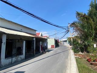 Đất 2 mặt tiền đường, view sông lớn, có thổ cư xây dựng tự do, gần 3 trường đh,270m2 làm chdv,kho..