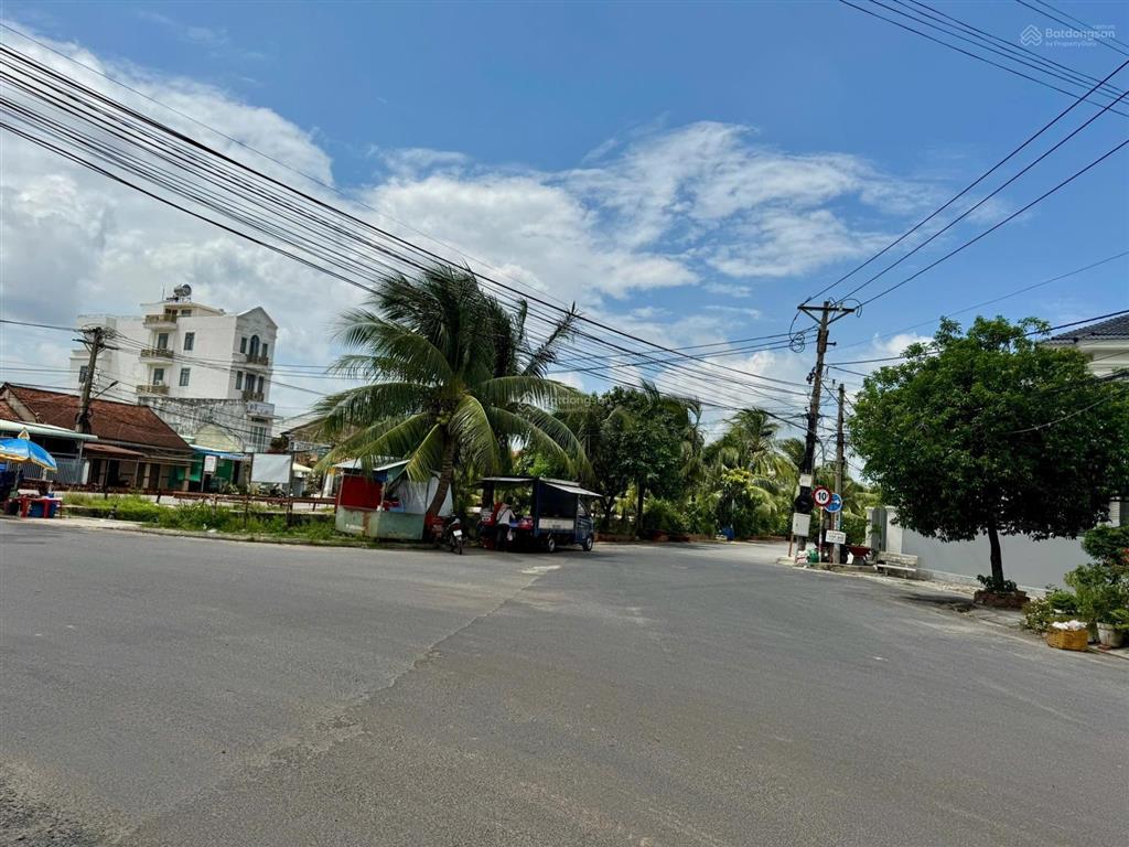 Đất vườn view kênh, dt 234m ( có 135,4m thổ cư ) đất ở đô thị trảng bàng tây ninh 950triệu