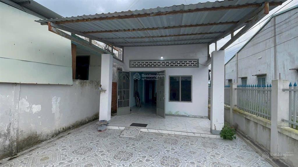 Bán sẵn đất cấp 4 và 3 phòng trọ đang cho thuê dt 6x32m nở hậu 9m tổng 221m2, gần kcn phước đông