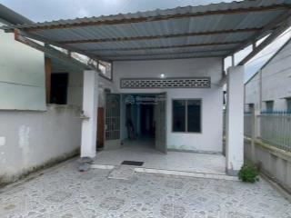 Bán sẵn đất cấp 4 và 3 phòng trọ đang cho thuê dt 6x32 nở hậu 9m tổng 221m2, gần kcn phước đông