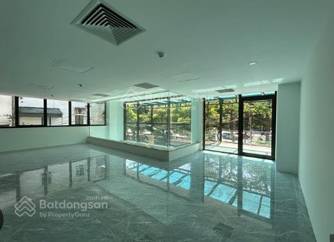Bán tòa nhà văn phòng mặt phố giải phóng 600 m², mt 20 m, 8 tầng + 1 hầm, 2 thang máy