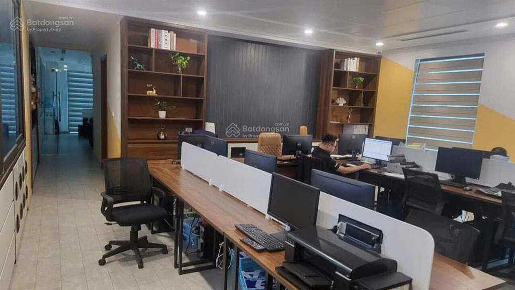 Cho thuê tòa nhà văn phòng ngay mặt phố giải phóng, giáp bát, phù hợp phòng khám, bv thẩm mĩ, nh..