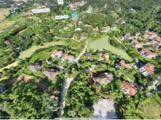 Chuẩn bán bt hồ trong hình. sổ đỏ lâu dài, full thổ cư 1018m2,có bể bơi riêng.8 ngủ,nhận nhà ngay