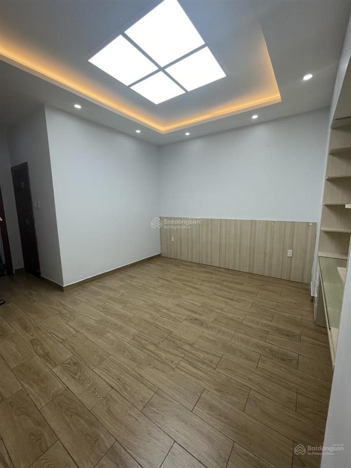 Hạ giá bán gấp nhà phố kdc him lam 5x20m, giá 26.5 tỷ đang có hđt 50 triệu/tháng