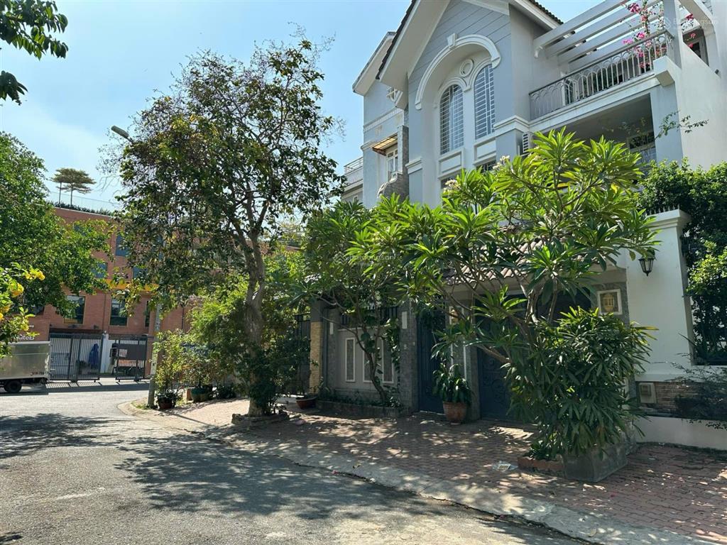 Biệt thự 8x24m 192m2 nhà mới giá 25 tỷ khu nam long trần trọng cung